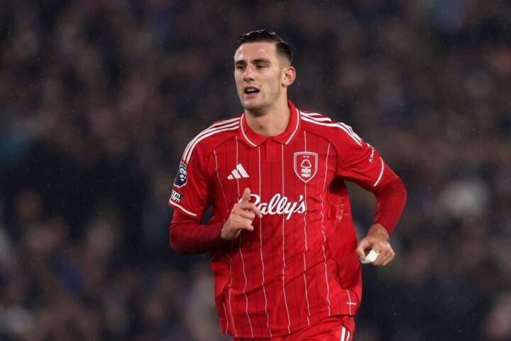 Lorenzo Lucca: attaccante del Nottingham Forest pronto a tornare al Napoli