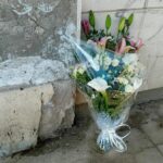 Madre si lancia nel vuoto con i suoi tre figli: due bambini morti, una bambina in gravi condizioni