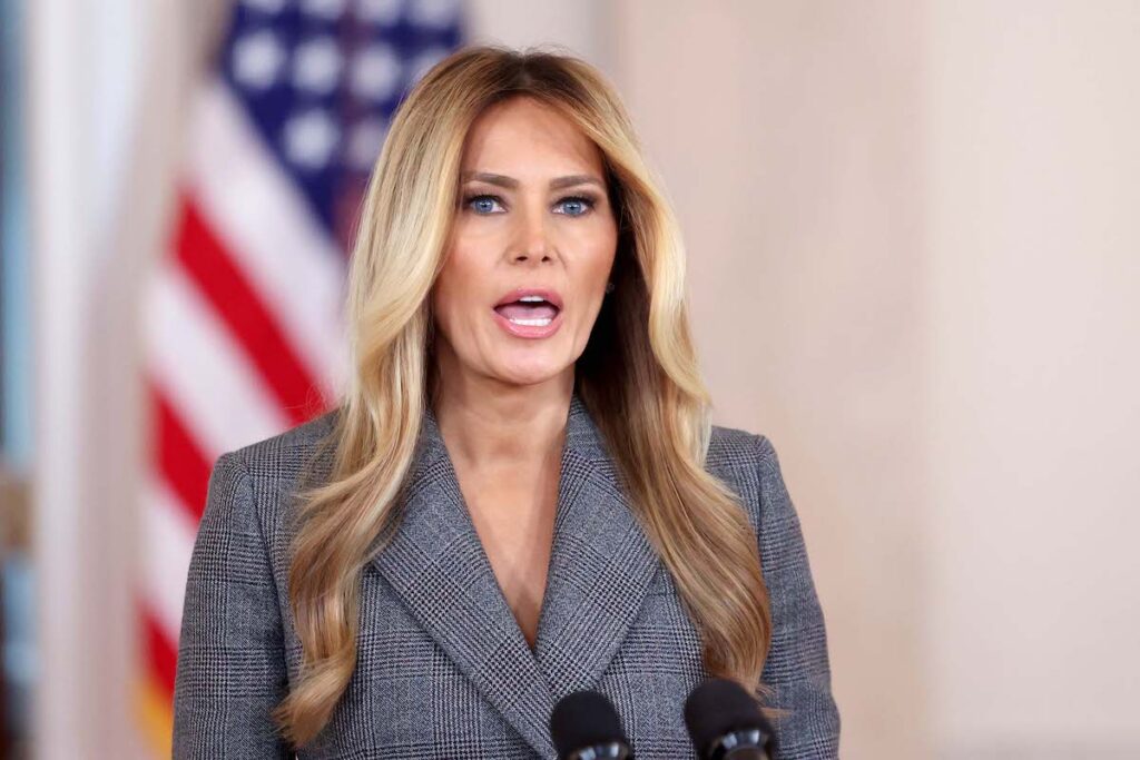 Melania Trump nega mai avuto amicizie con Epstein durante conferenza stampa controversa