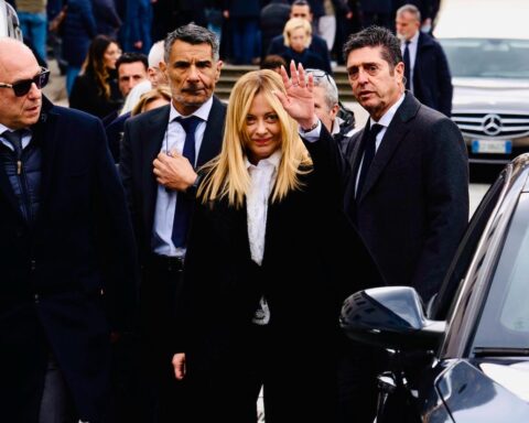 Meloni al Tg1: «Il governo va avanti, non abbiamo tempo da perdere»