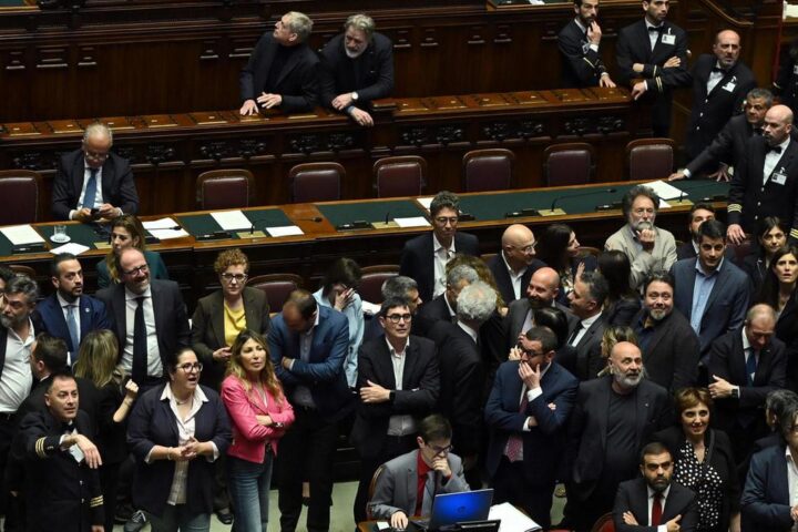 Meloni annuncia revisione del bonus rimpatri al Salone del Mobile di Milano