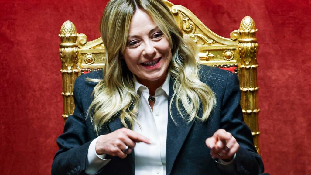 Meloni annuncia una ‘nuova fase’ per il governo: stabilità e sfida all’opposizione