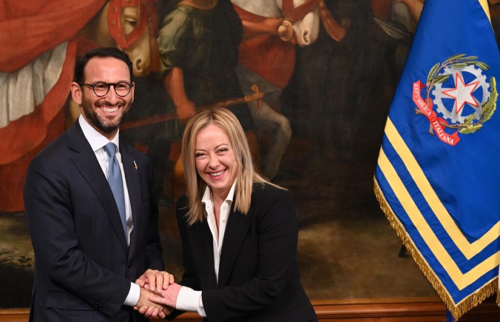 Meloni completa le nomine dei sottosegretari, ritardi per Freni alla Consob e discussioni sull'Antitrust