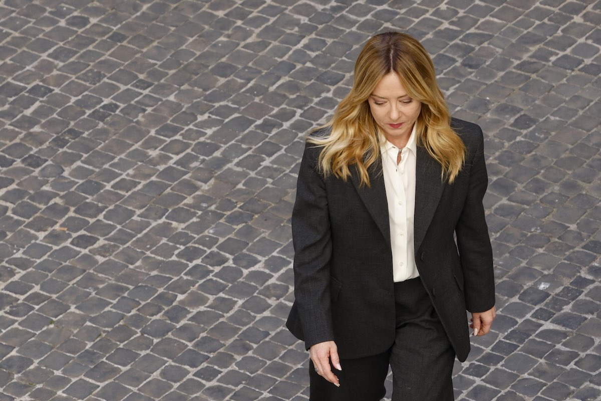 Meloni condanna le parole di Trump contro Papa Leone XIV e ribadisce il sostegno alla pace