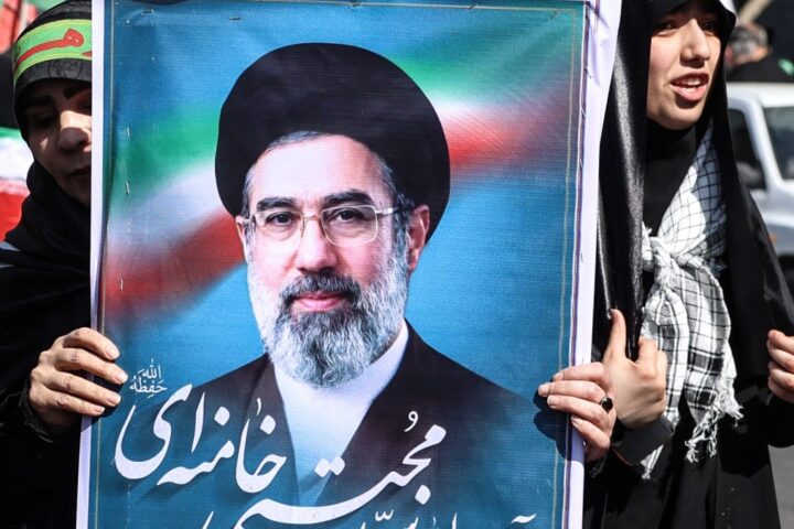 Mojtaba Khamenei ferito: operato tre volte, assistito da Pezeshkian e Zafarghandi