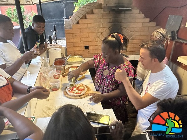 Nasce a Lomé la cooperativa TradiPizza: un progetto di imprenditoria femminile tra Calabria e Togo