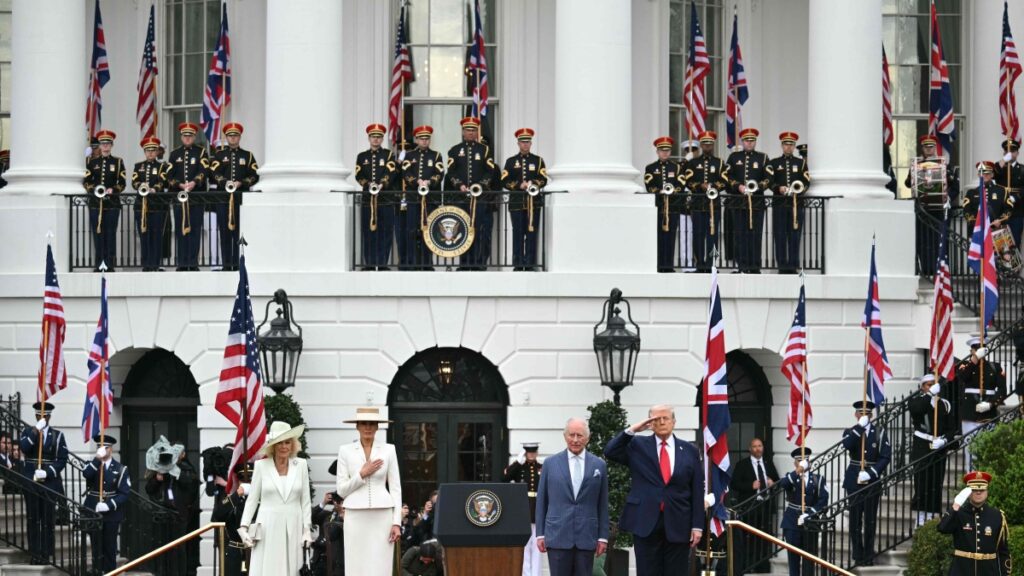 Onori militari per re Carlo alla Casa Bianca e incontro bilaterale con Trump