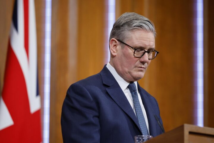 Operazione di riapertura dello Stretto di Hormuz: Londra guida una coalizione di 35 Paesi