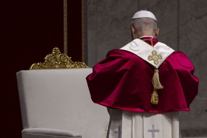 Padre James Martin critica Trump: le sue parole sul Papa mancano di dignità presidenziale