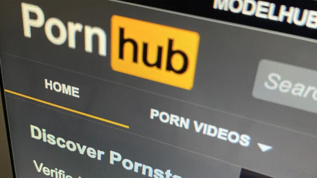 Paride Paci, candidato Pd a Chieti, lancia campagna elettorale su Pornhub e Tinder