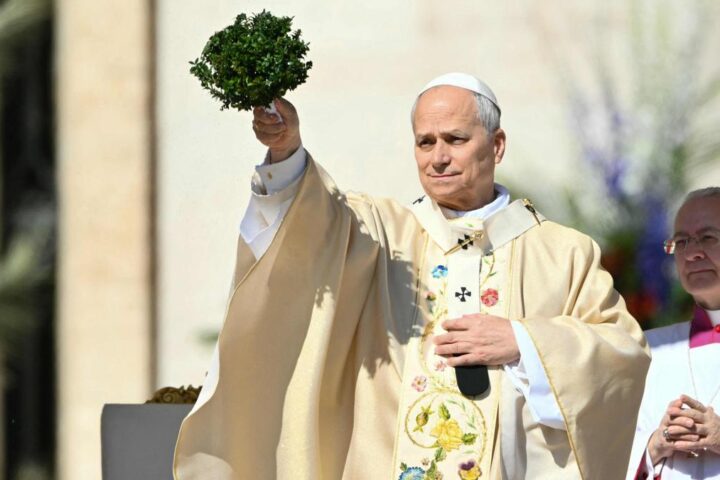 Pasqua, Papa Leone XIV celebra la messa in San Pietro, Mattarella sostiene appelli per la pace