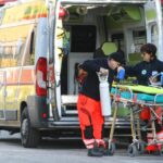 Pensionato morde orecchio del vicino in strada a Roma, aggressione a Tor Bella Monaca