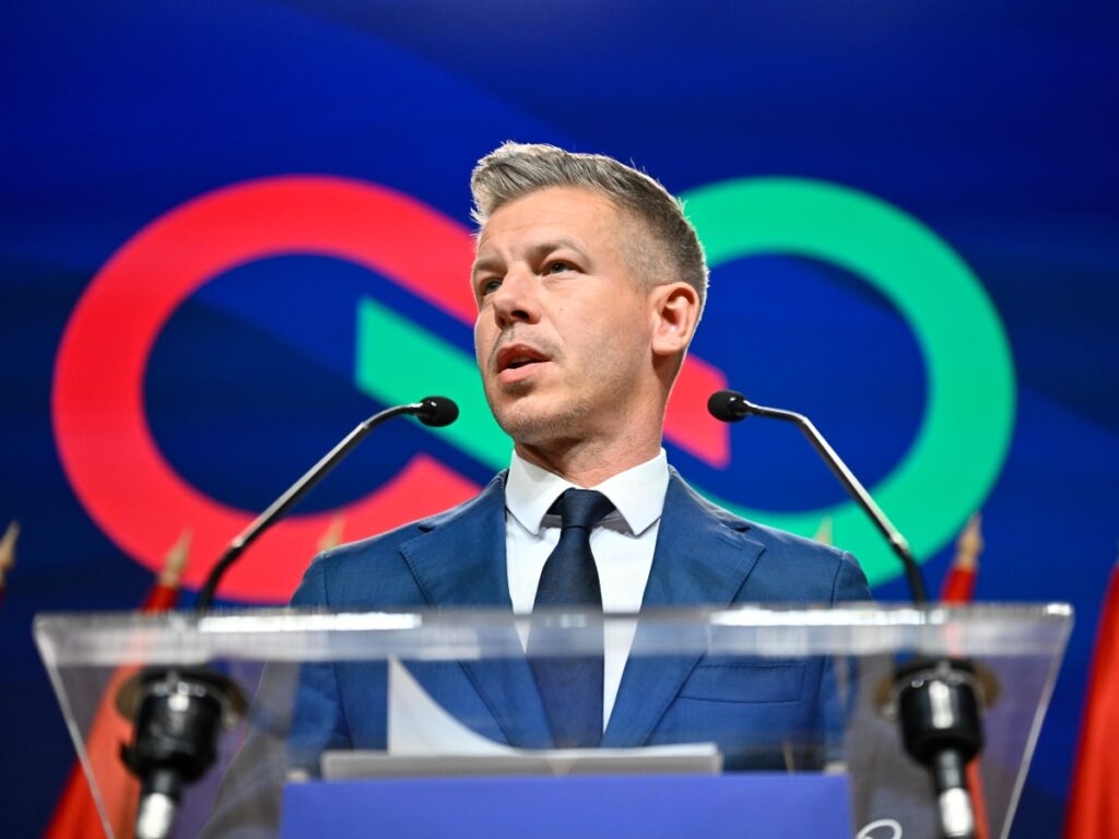 Peter Magyar promette un rapido cambiamento per l'Ungheria dopo la vittoria su Orban