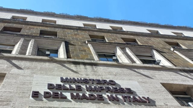 Roma e Parigi uniti per la competitività europea nello spazio: colloquio tra Urso e Baptiste