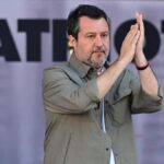 Salvini e i patrioti in piazza a Milano: attacco all'Unione europea e proposte radicali per la crisi energetica