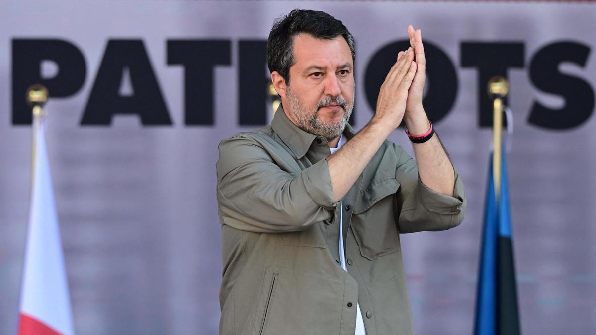 Salvini e i patrioti in piazza a Milano: attacco all'Unione europea e proposte radicali per la crisi energetica