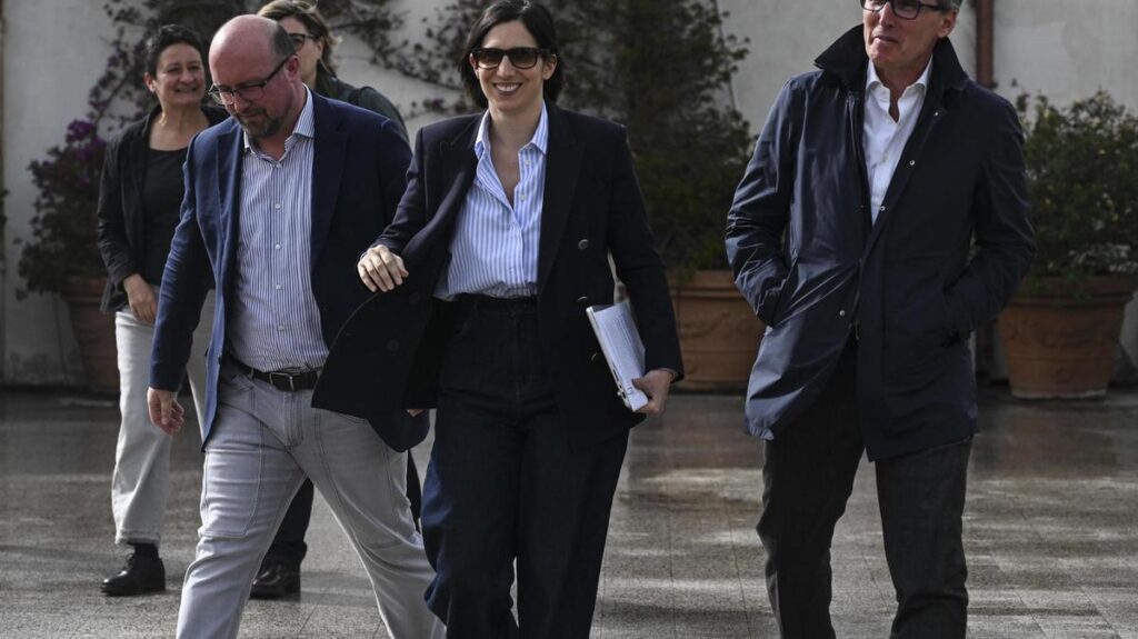 Schlein a Barcellona: "Il tempo della paura è finito", il summit delle sinistre si concentra sulla pace e cooperazione