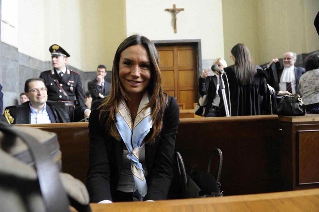 Scoperte sui legami irregolari di Nicole Minetti e Giuseppe Cipriani nelle adozioni in Uruguay