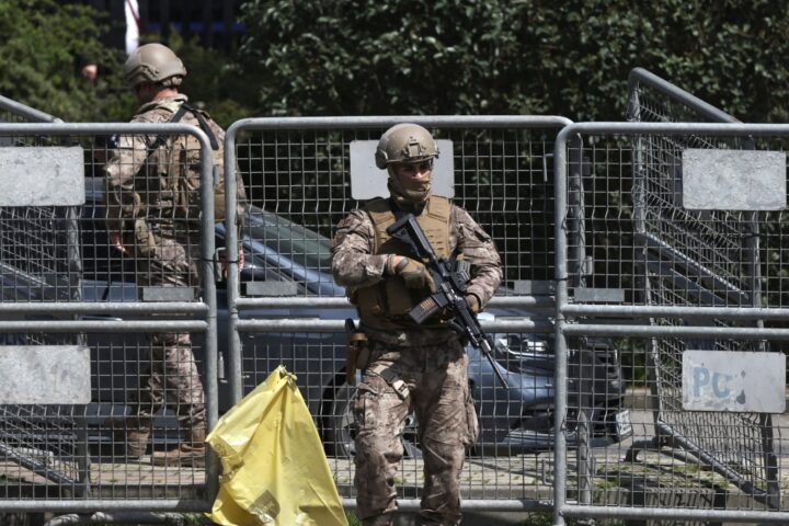 Sparatoria al consolato israeliano di Istanbul: un morto e due poliziotti feriti