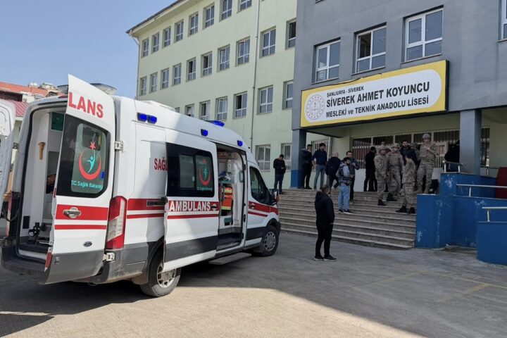 Sparatoria in una scuola di Siverek in Turchia: 16 feriti, l'aggressore si suicida