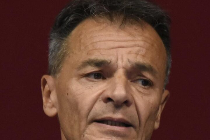 Stefano Fassina critica la proposta di una premier inesperta e lancia un allerta sulla credibilità del centrosinistra