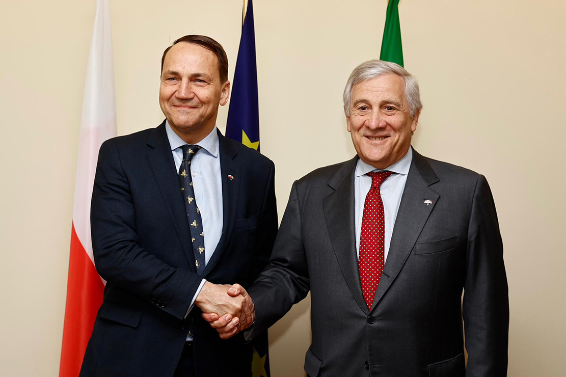 Tajani e Sikorski firmato accordo al Forum Strategico Italia-Polonia per potenziare dialogo e cooperazione