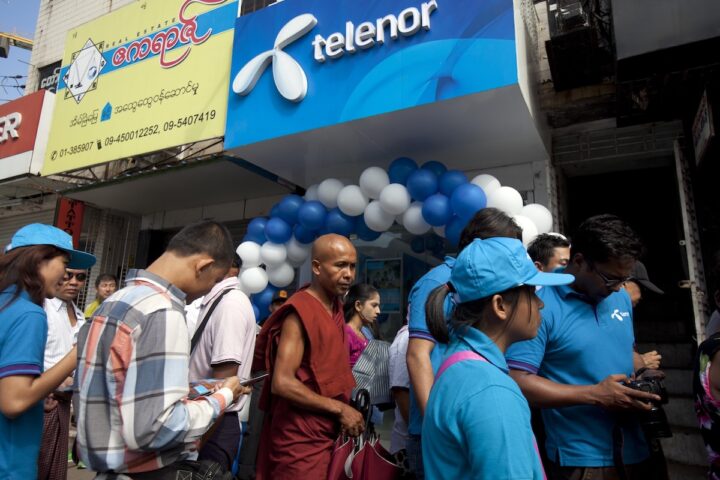 Telenor accusata di aver fornito dati personali adatto regime birmano per arrestare attivisti