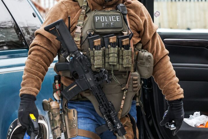 Todd Lyons si dimette da direttore dell'Ice dopo le polemiche sui diritti umani