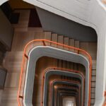 Tragedia a Bologna: dodicenne precipita dal lucernario mentre si divertiva con gli amici