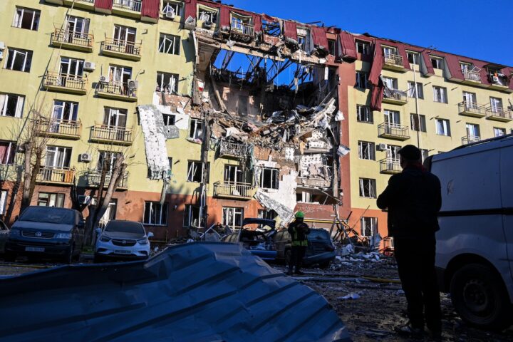 Tre vittime in un attacco russo con droni su Odessa, feriti 16 e danneggiamenti in infrastrutture