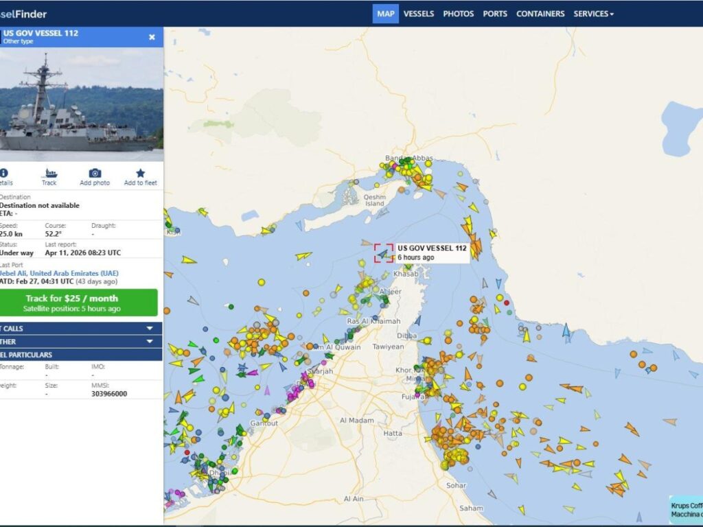 Trump annuncia la "bonifica" dello Stretto di Hormuz, l'Iran smentisce e minaccia
