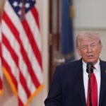 Trump annuncia nuove offensive contro l'Iran: "li colpiremo duramente per due o tre settimane"