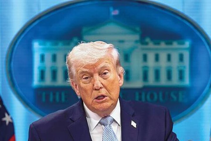 Trump annuncia sospensione bombardamenti in cambio riapertura dello Stretto di Hormuz