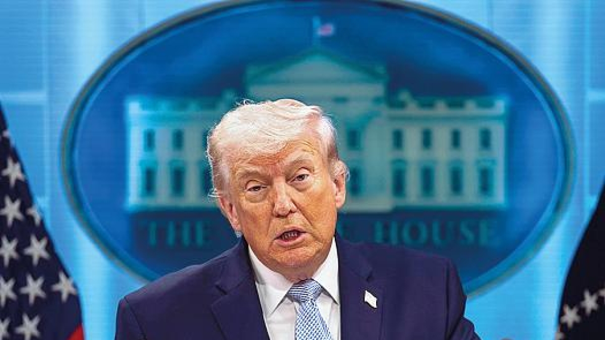 Trump annuncia sospensione bombardamenti in cambio riapertura dello Stretto di Hormuz