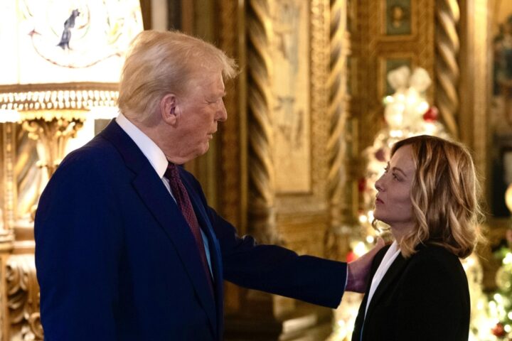Trump critica Meloni: «Non ci aiuta, sono scioccato da lei»