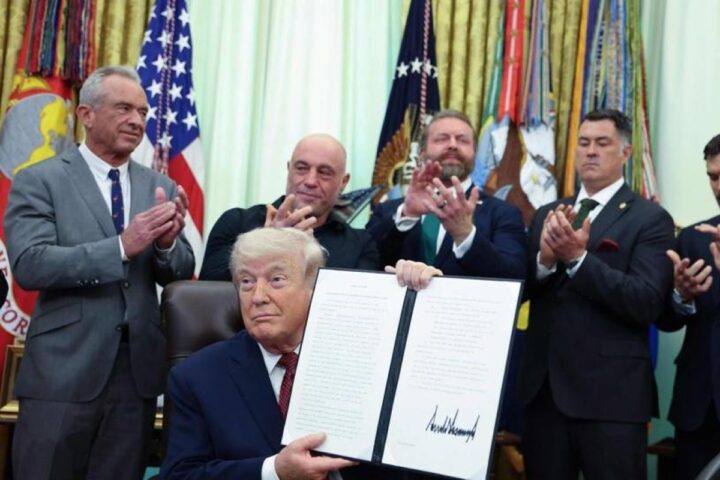 Trump in Arizona: promuove la ricerca sugli allucinogeni mentre affronta la crisi in Iran