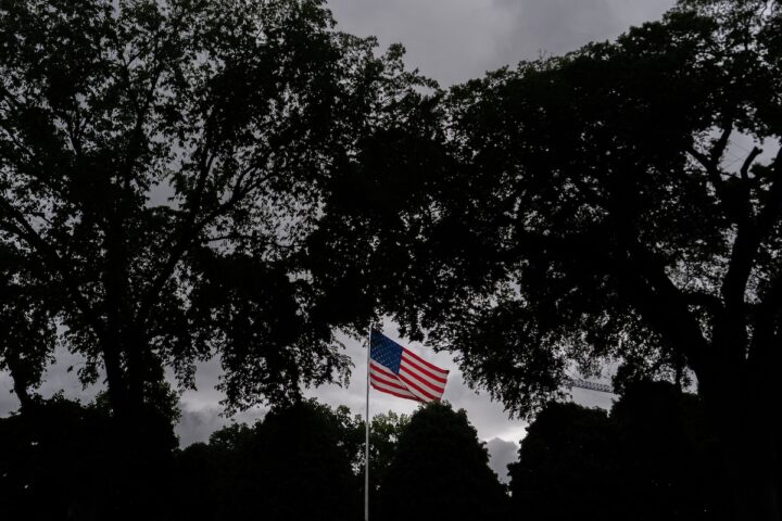 Trump minaccia crimini di guerra contro l'Iran con dichiarazioni estreme