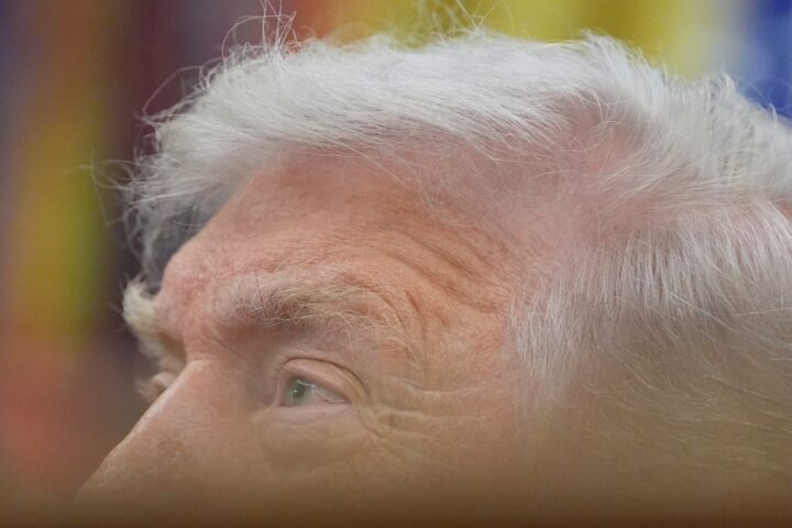 Trump minaccia il ritiro degli Stati Uniti dalla Nato: preoccupazioni per il sostegno all'Ucraina