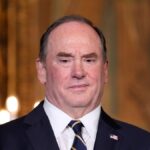 Trump rimuove John Phelan dalla Marina Usa dopo scontro con il capo del Pentagono