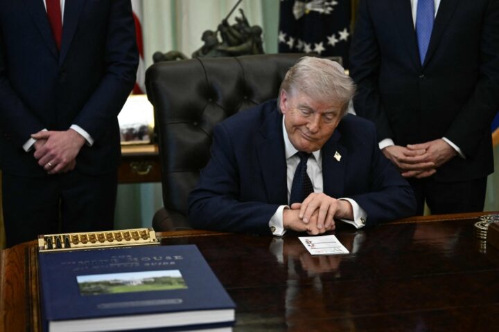 Trump scende sotto il 40% nei sondaggi: crisi economica e guerra con l'Iran influenzano il consenso