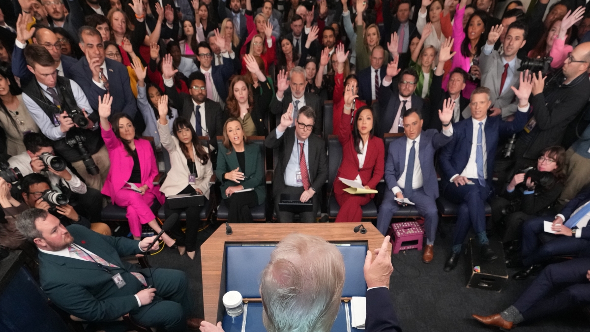 Trump sul petrolio: «Voglio che circoli liberamente» durante conferenza stampa a New York