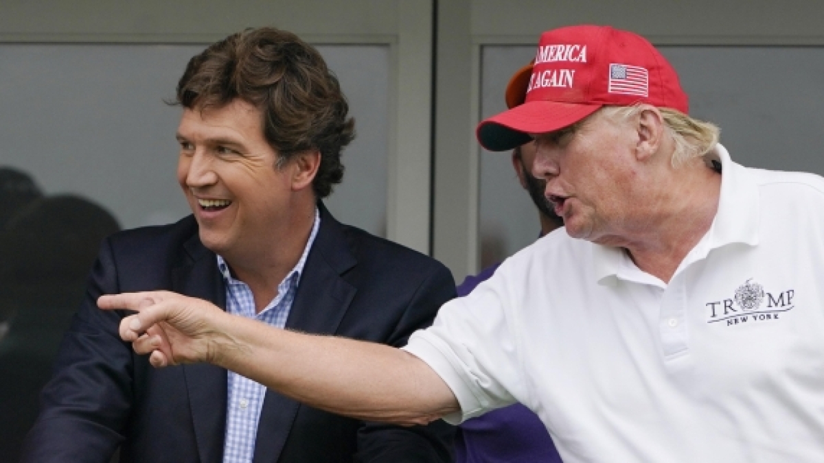 Tucker Carlson critica Trump sull'Iran: «È ora di dirgli no»