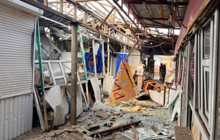 Un attacco russo con un drone colpisce un mercato a Nikopol, cinque morti e 21 feriti