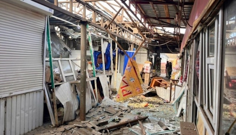 Un attacco russo con un drone colpisce un mercato a Nikopol, cinque morti e 21 feriti