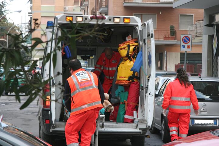 Un bambino di sette anni annega in un centro termale a Suio Terme, indagini in corso