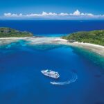 Una nave da crociera si incaglia in un reef delle Fiji con 30 passeggeri a bordo