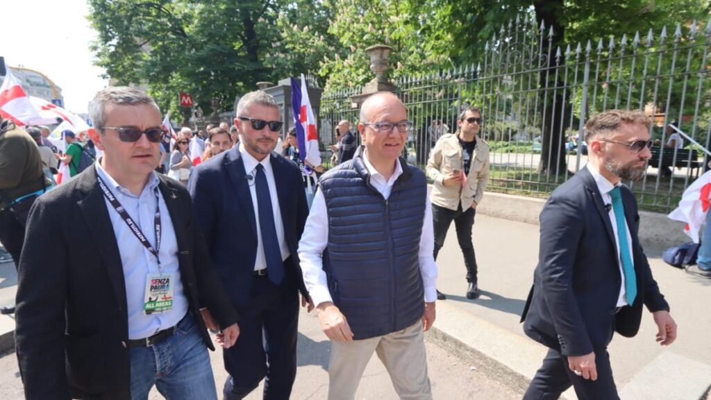 Valditara: “Asterischi e schwa offendono la dignità di uomini e donne” durante il Remigration Summit a Milano