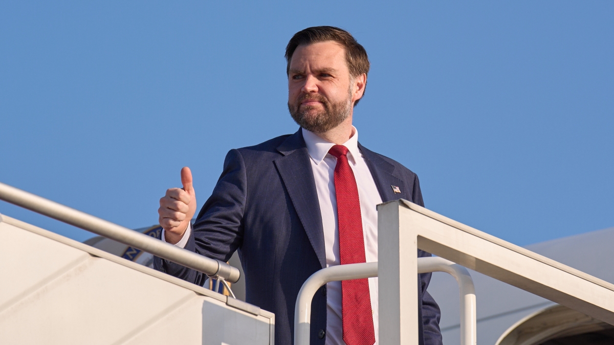 Vance commenta le critiche di Trump al Papa: «Il Vaticano dovrebbe concentrarsi sulle questioni morali»