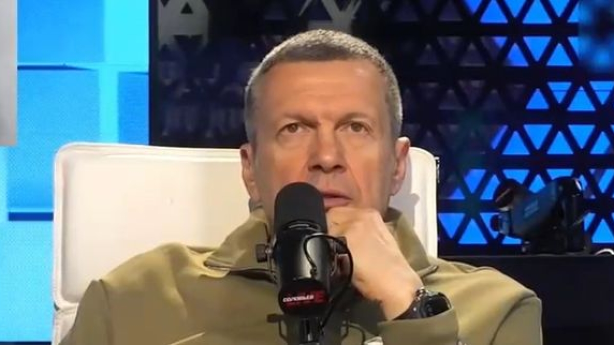 Vladimir Solovyev insulta la premier Meloni in un programma tv russo
