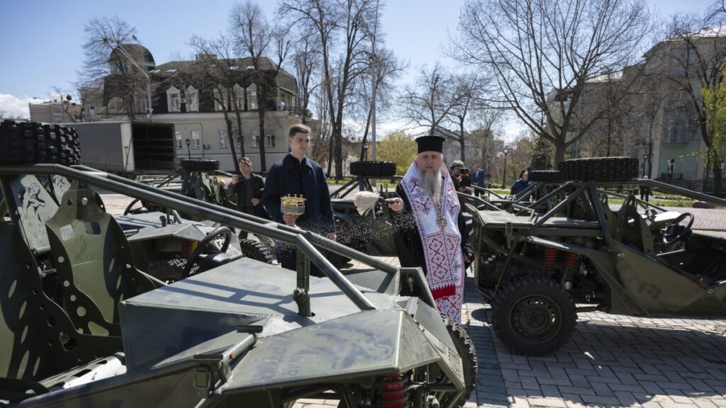 Zelensky avverte: possibile attacco aereo russo sull'Ucraina questa notte